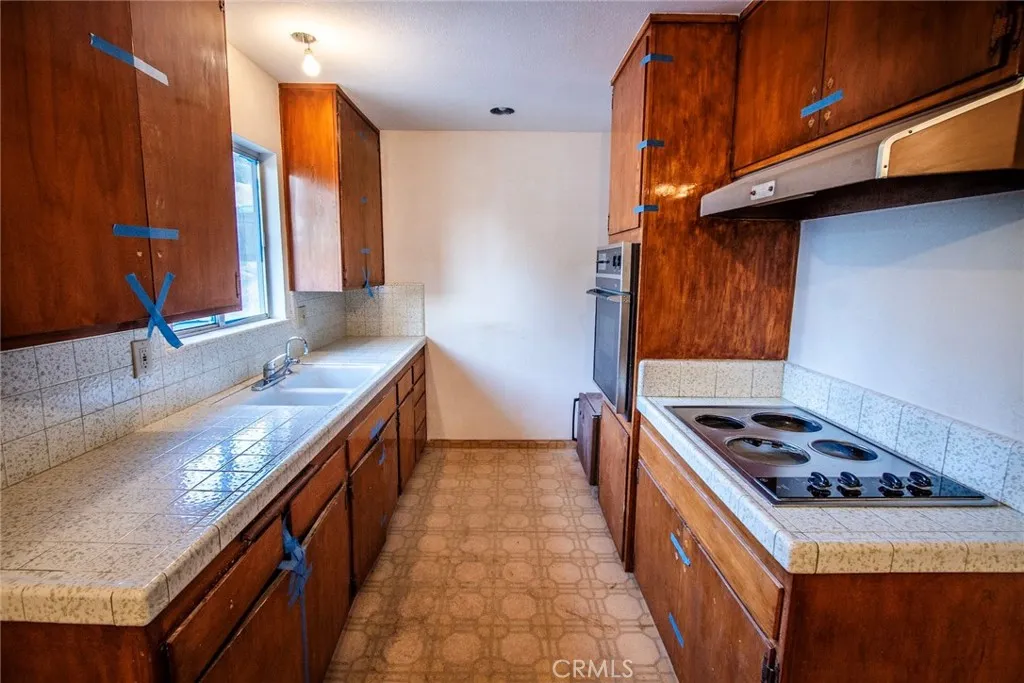 22481 Los Rogues, Saugus, California 91350 home-pic-1